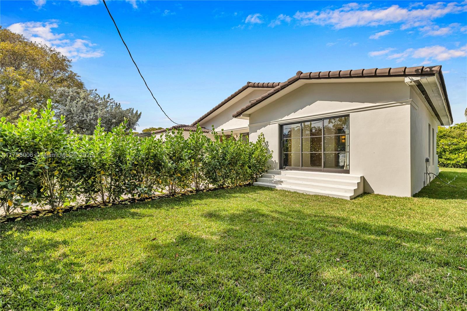 1323 Cleveland Rd Miami Beach, FL 33141