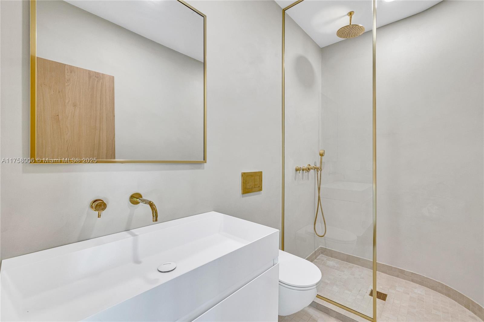 1323 Cleveland Rd Miami Beach, FL 33141