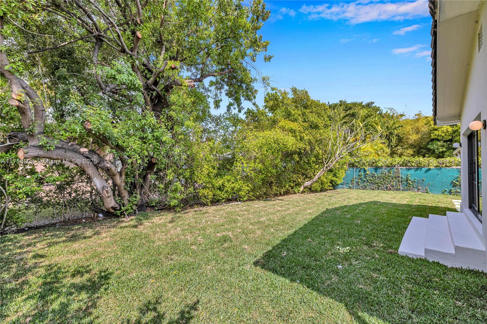 1323 Cleveland Rd Miami Beach, FL 33141