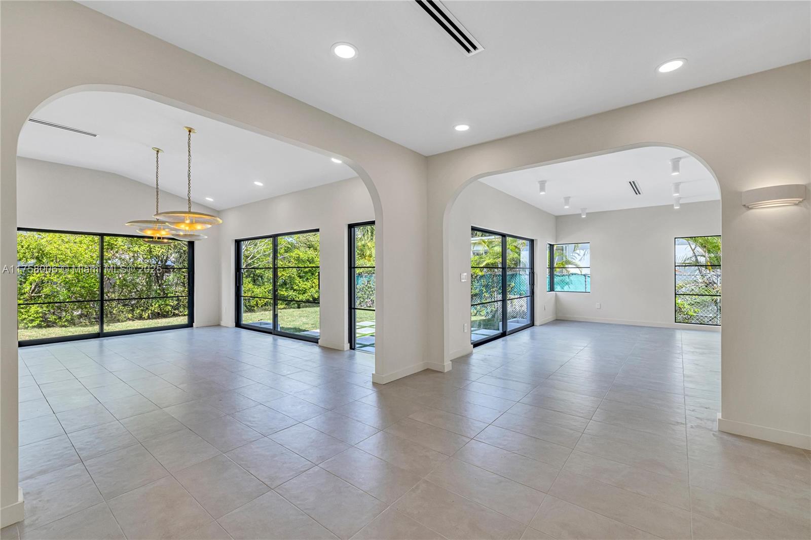 1323 Cleveland Rd Miami Beach, FL 33141