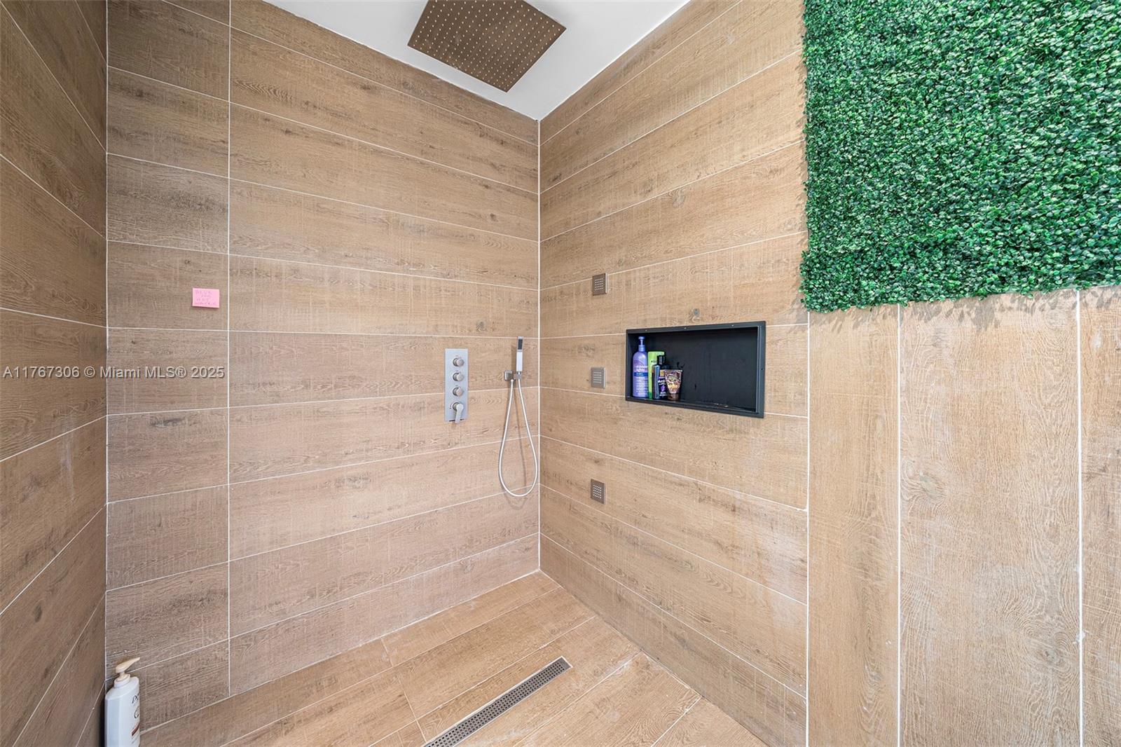 3400 NE 164th St North Miami Beach, FL 33160