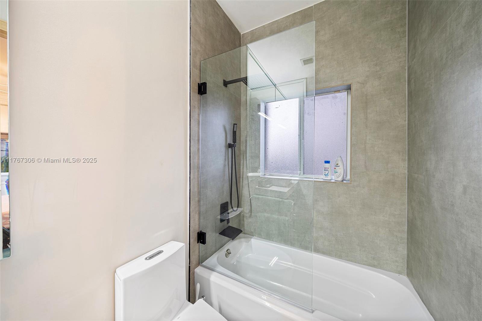 3400 NE 164th St North Miami Beach, FL 33160