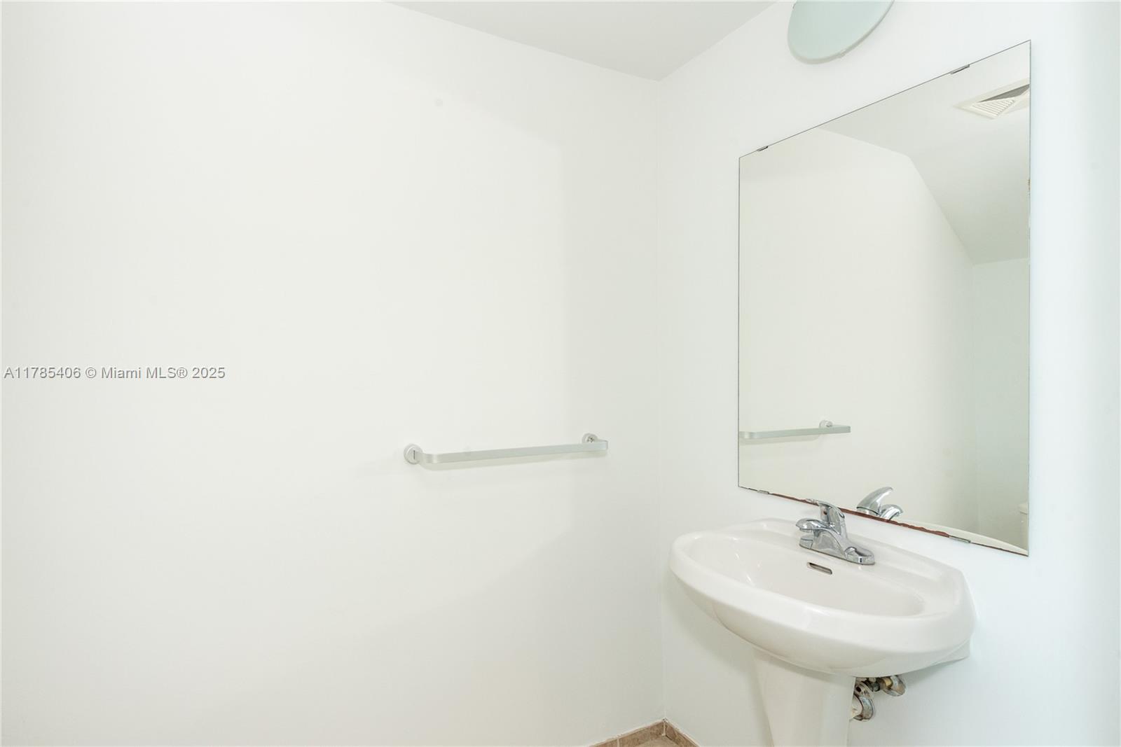 image Infinity At Brickell23