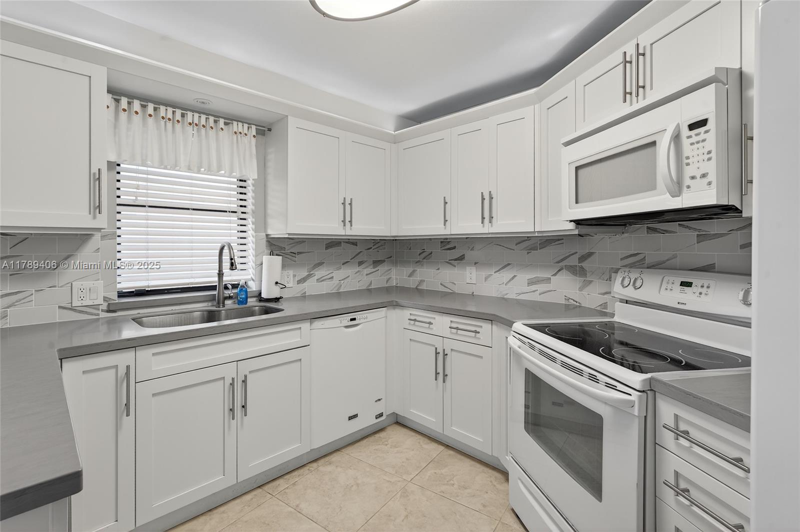 19800 Sandpointe Bay Dr #506 Tequesta, FL 33469