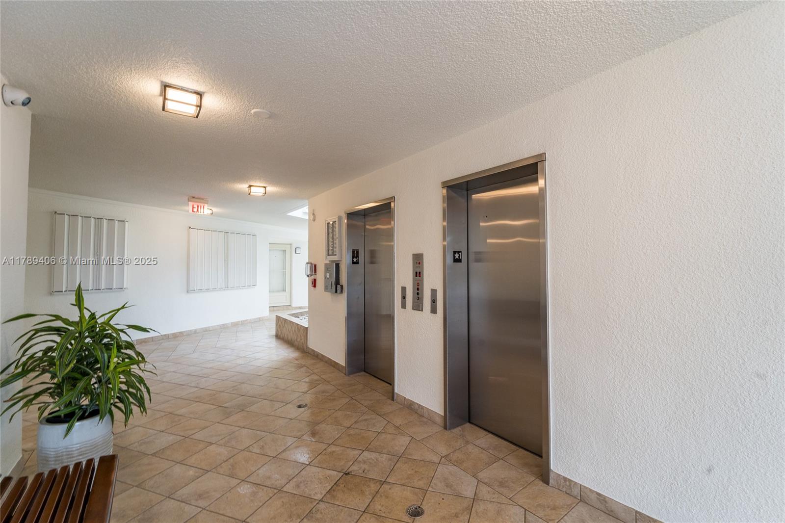 19800 Sandpointe Bay Dr #506 Tequesta, FL 33469
