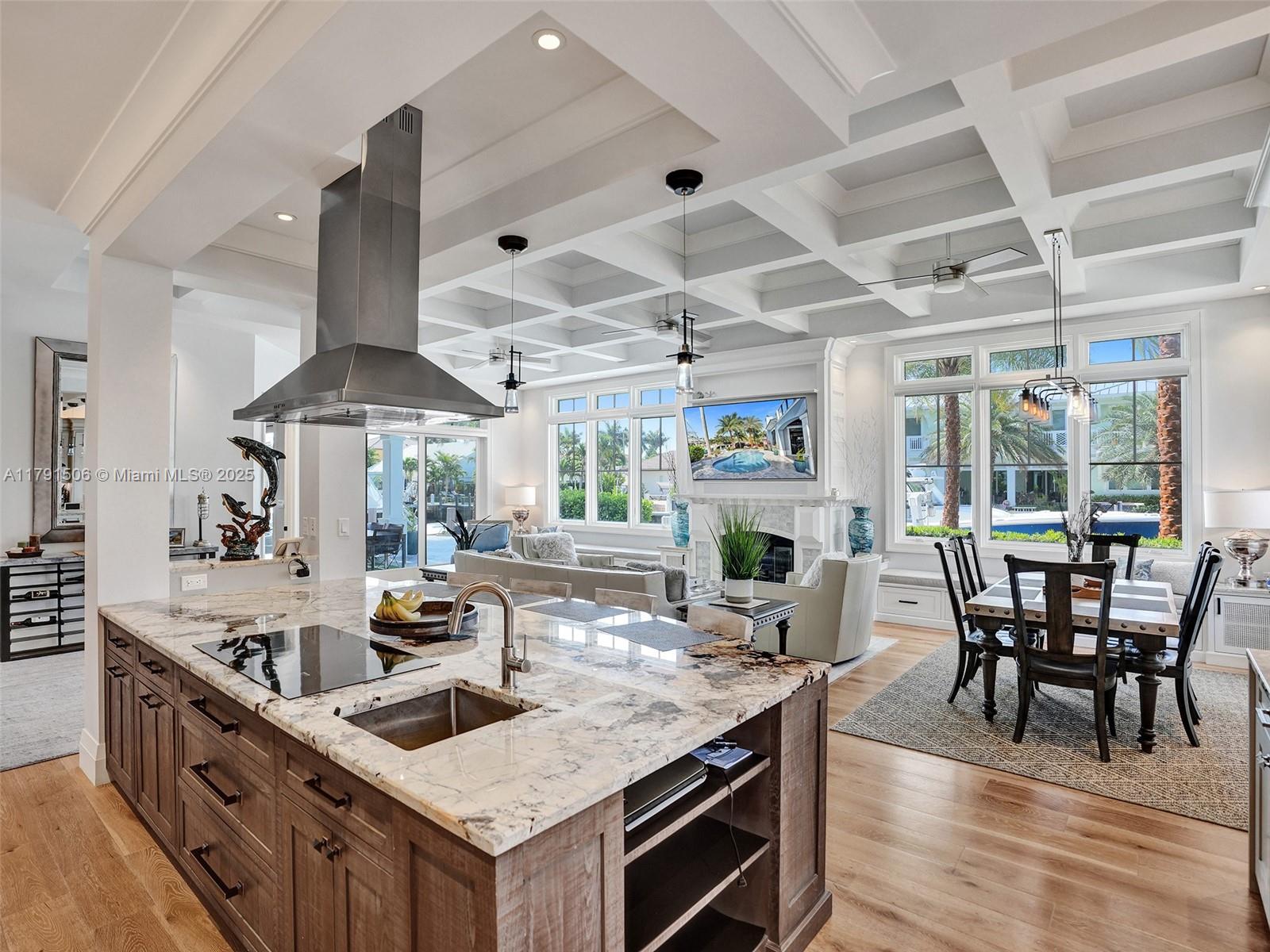 2340 NE 48th St Lighthouse Point, FL 33064