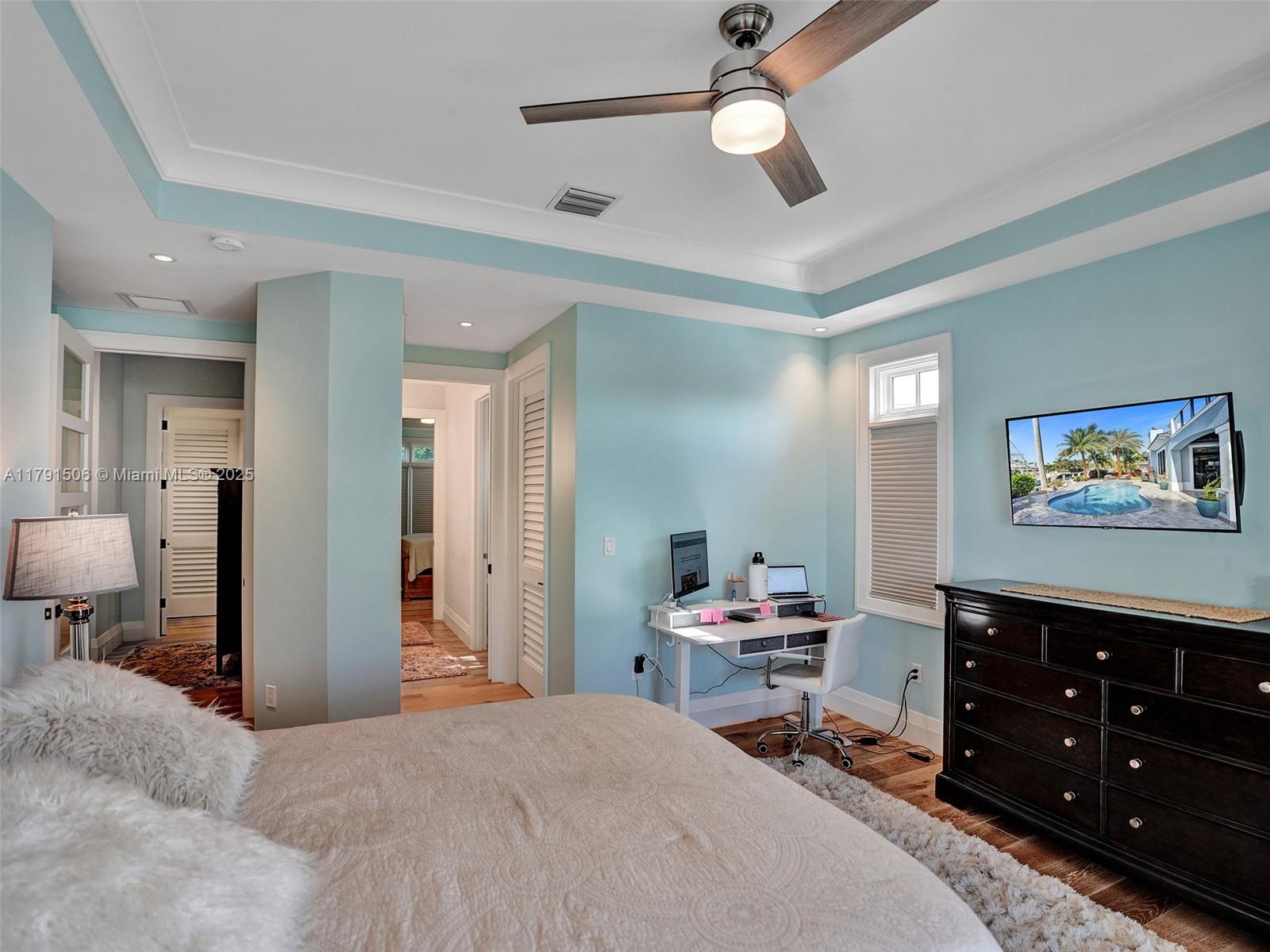 2340 NE 48th St Lighthouse Point, FL 33064