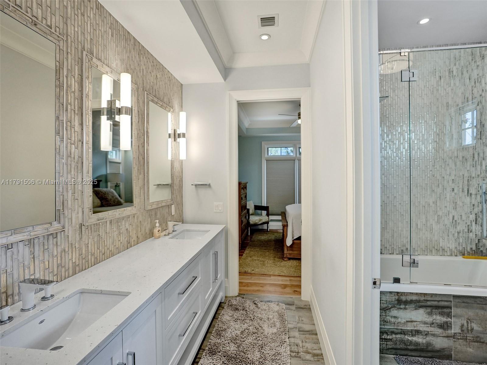 2340 NE 48th St Lighthouse Point, FL 33064