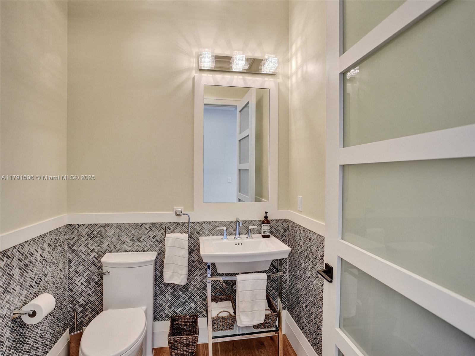 2340 NE 48th St Lighthouse Point, FL 33064