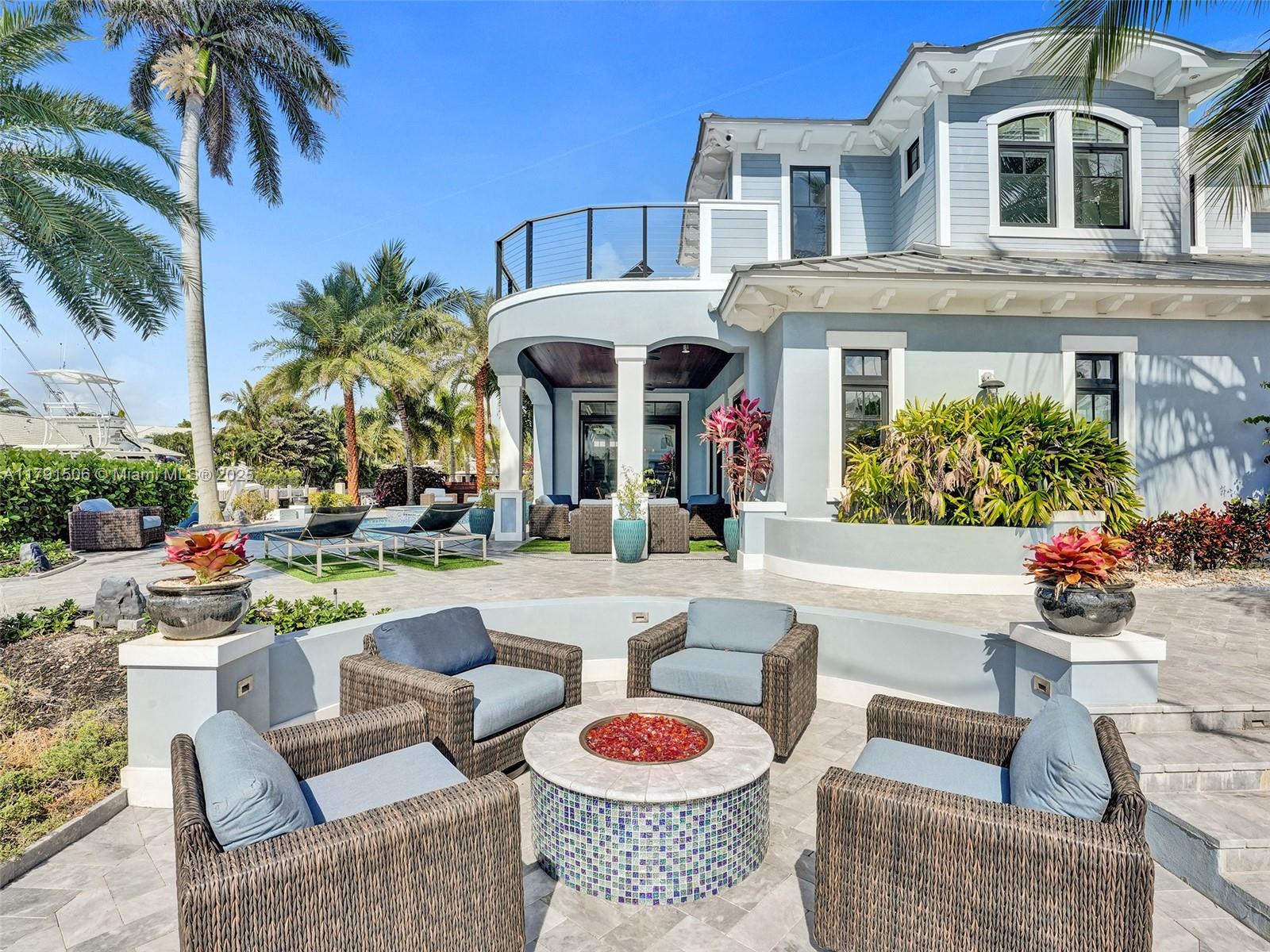 2340 NE 48th St Lighthouse Point, FL 33064