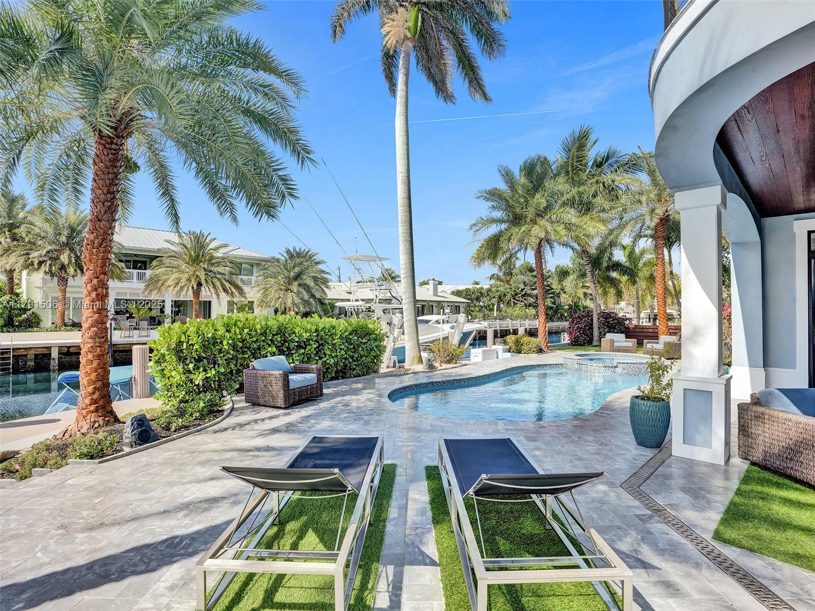 2340 NE 48th St Lighthouse Point, FL 33064