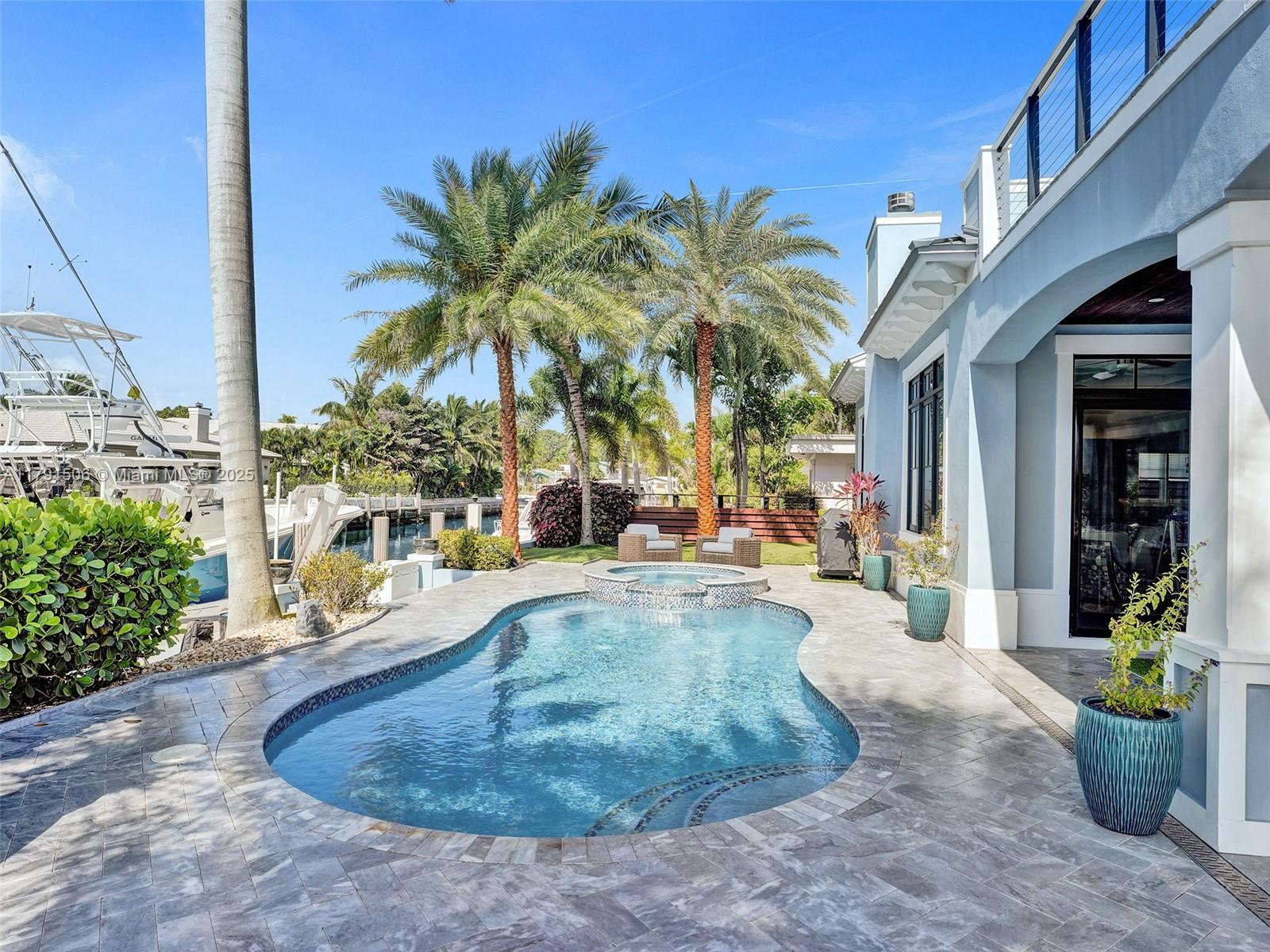 2340 NE 48th St Lighthouse Point, FL 33064