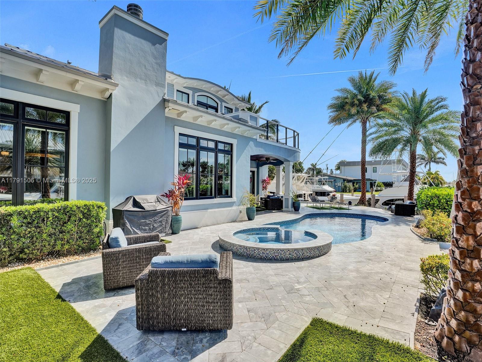 2340 NE 48th St Lighthouse Point, FL 33064