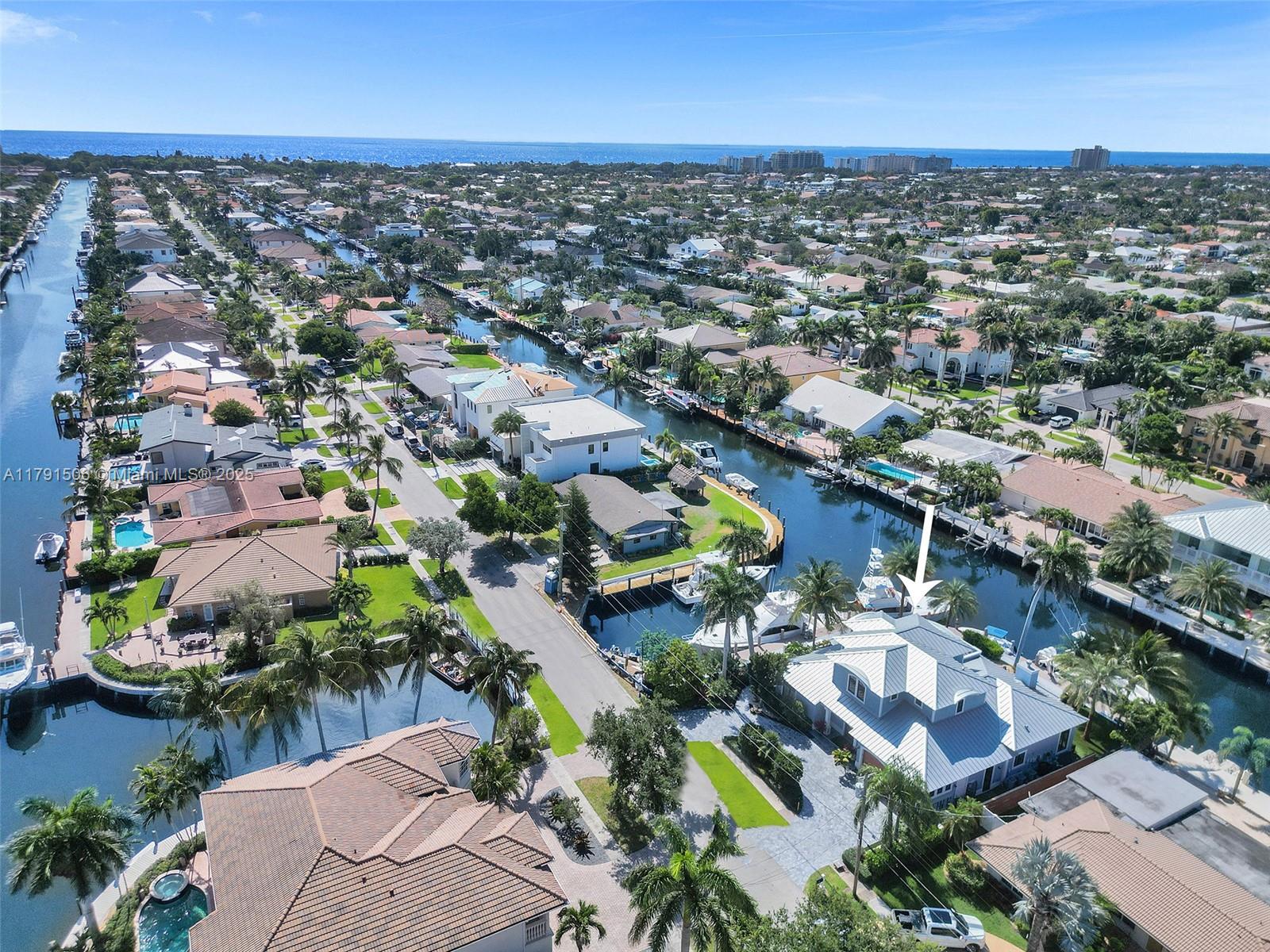 2340 NE 48th St Lighthouse Point, FL 33064