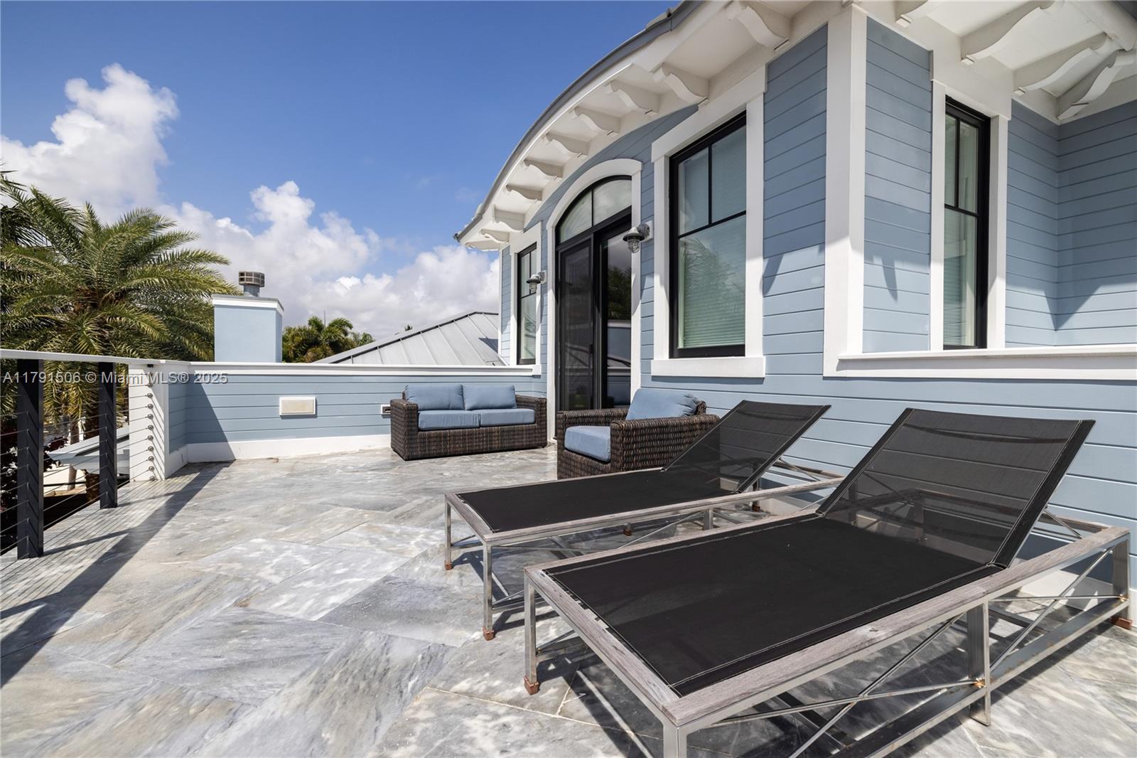 2340 NE 48th St Lighthouse Point, FL 33064