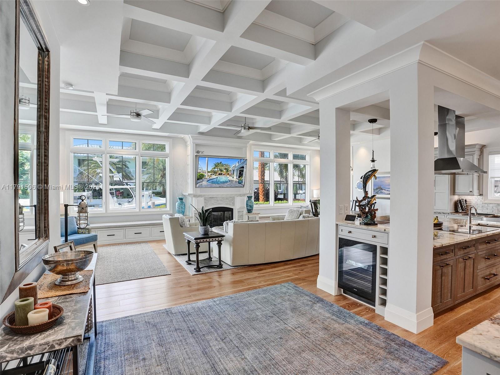 2340 NE 48th St Lighthouse Point, FL 33064