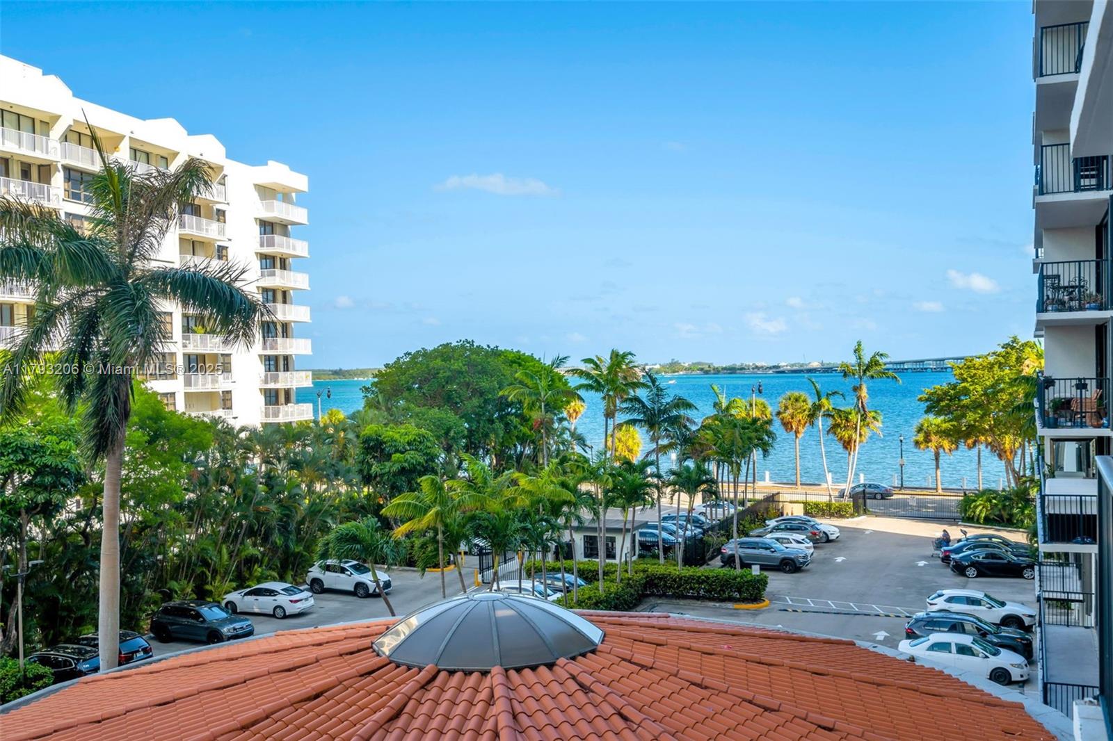 image COSTA BELLA CONDO2