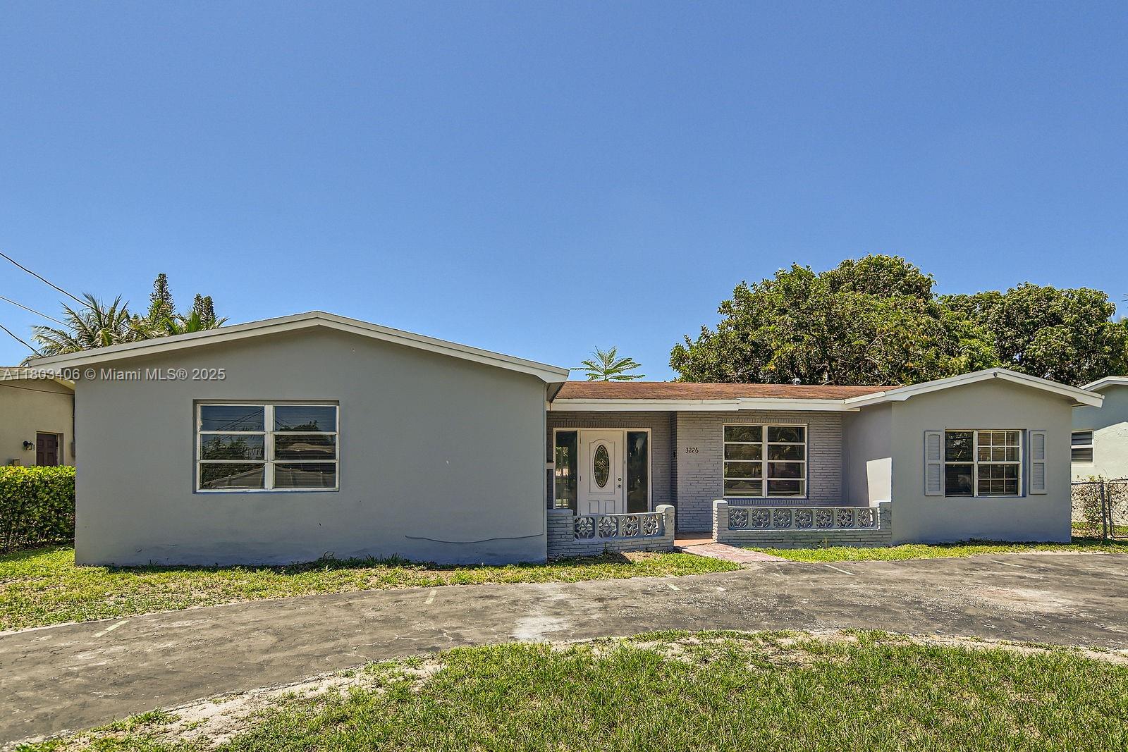 3226 NW 41st St