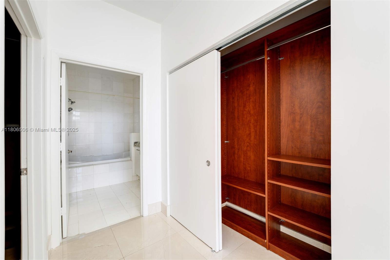 image The Meridian Condo11