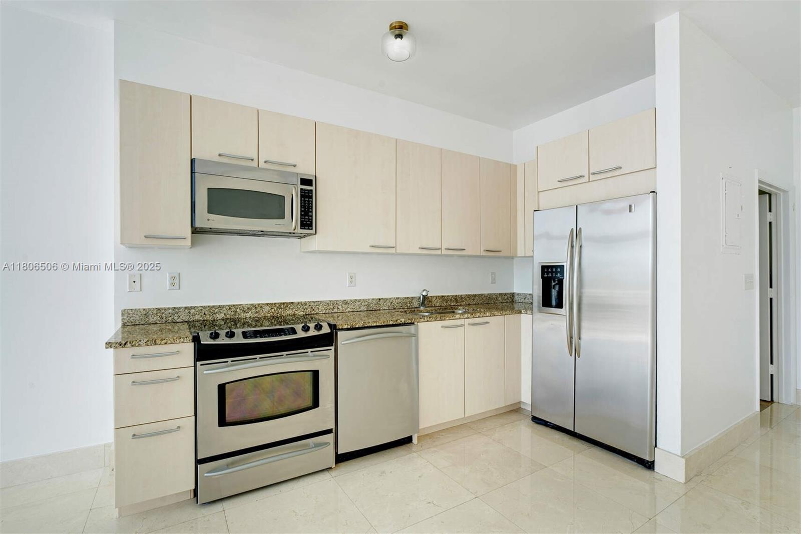 image The Meridian Condo3