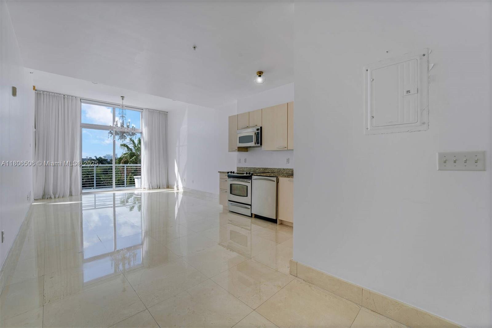 image The Meridian Condo4