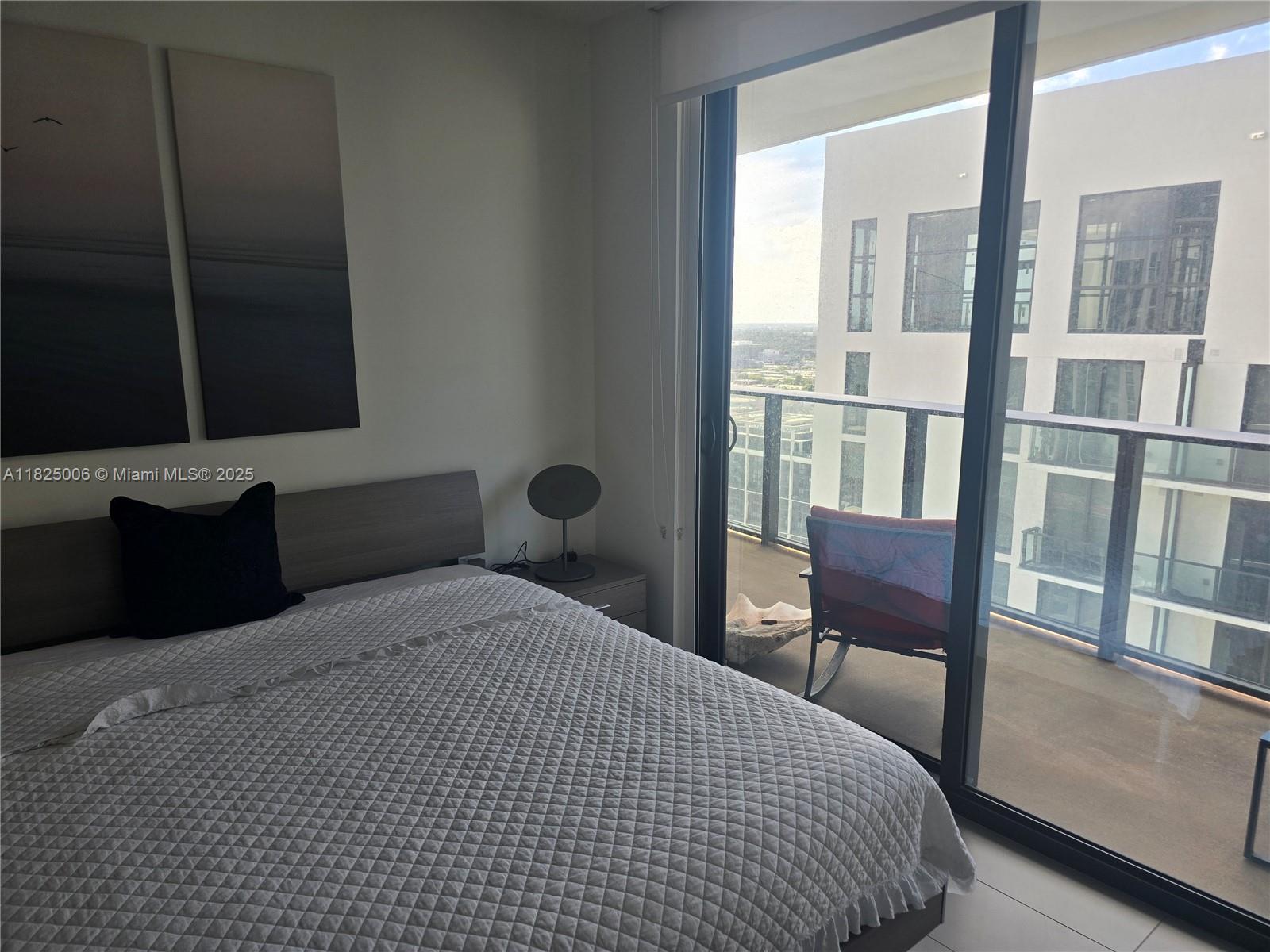 image Canvas Condo10