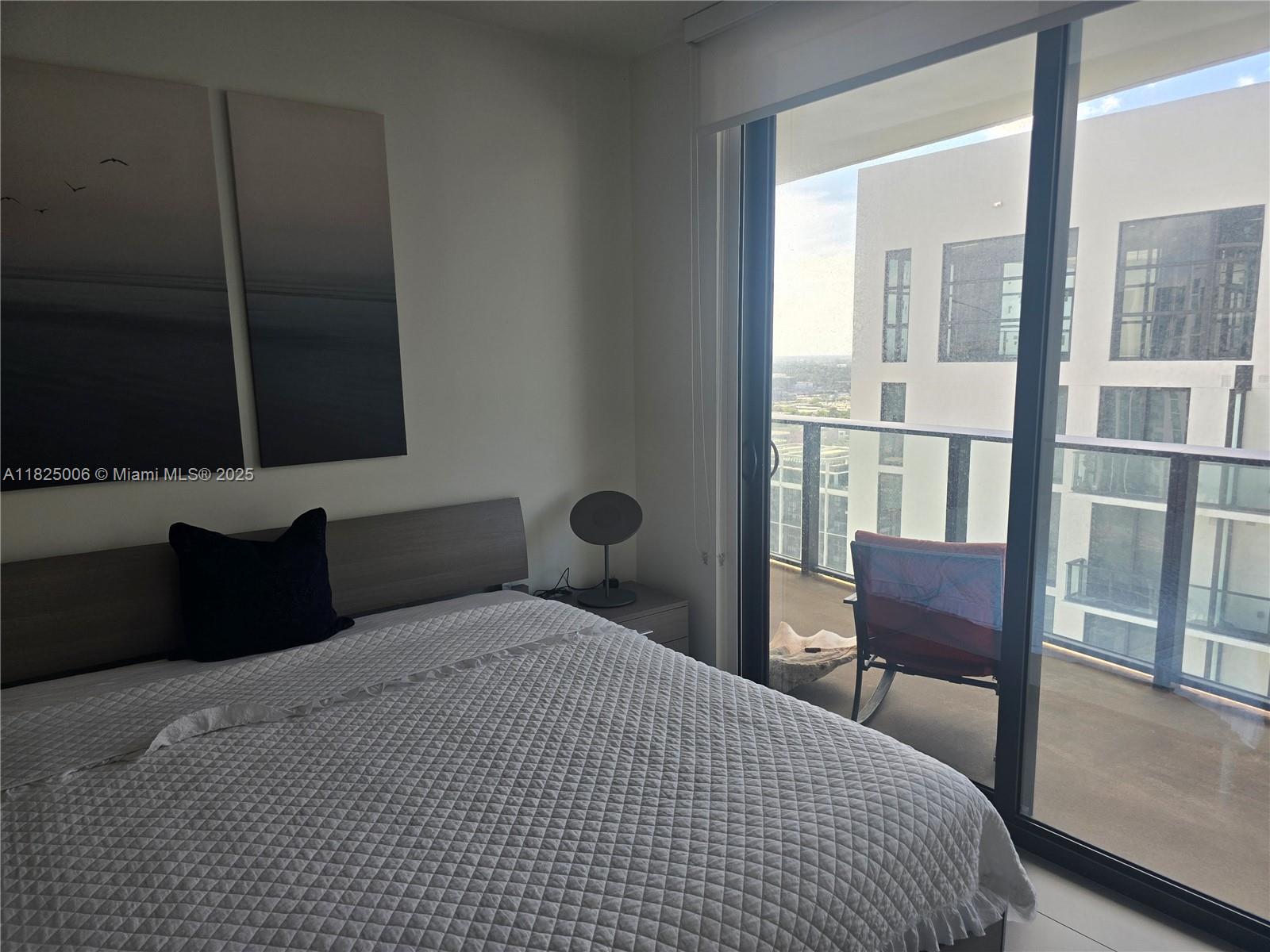 image Canvas Condo11