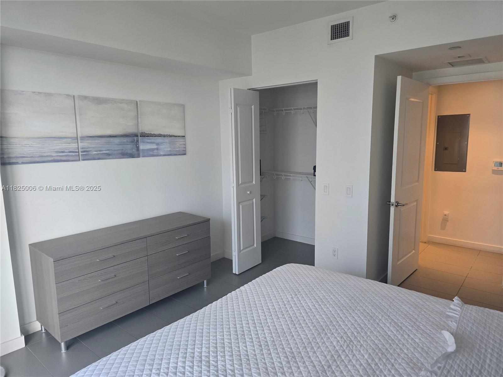 image Canvas Condo12