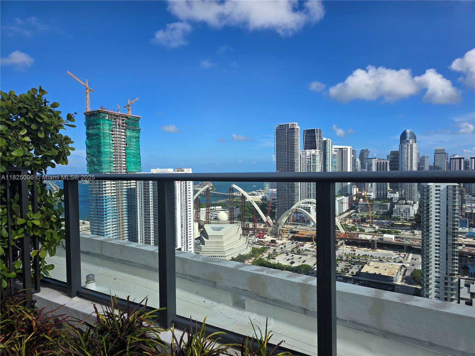image Canvas Condo4