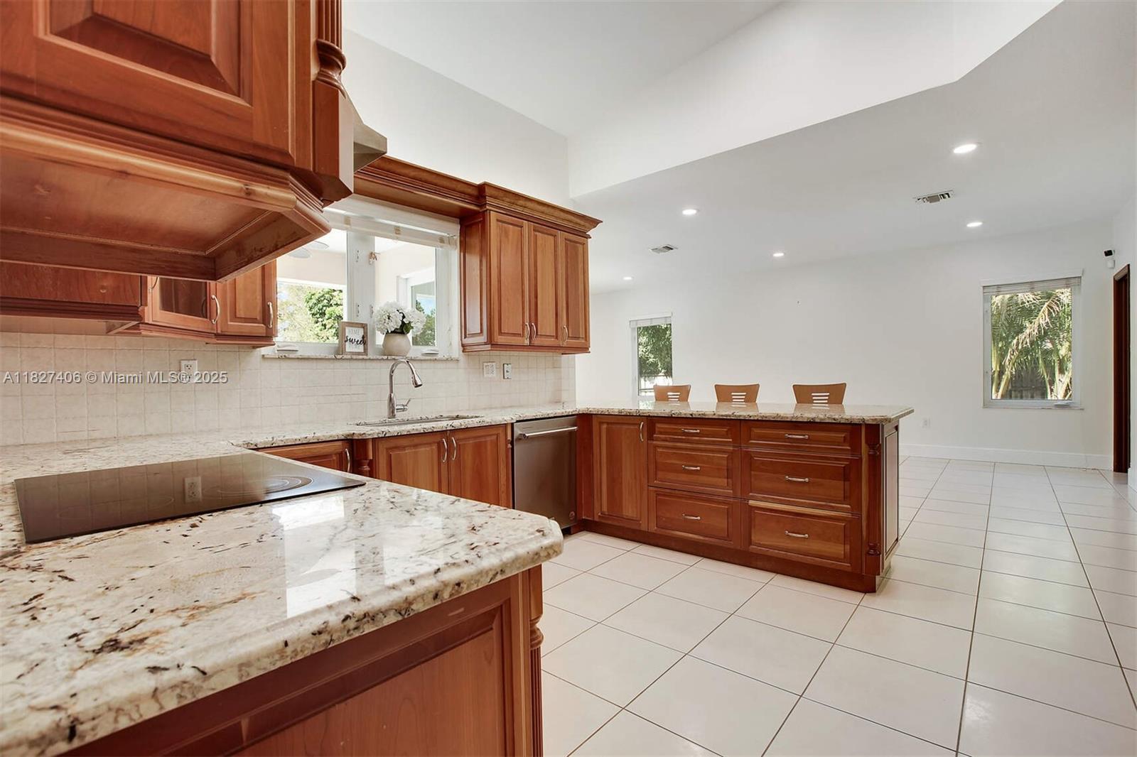 13550 SW 82nd Ave Pinecrest, FL 33156