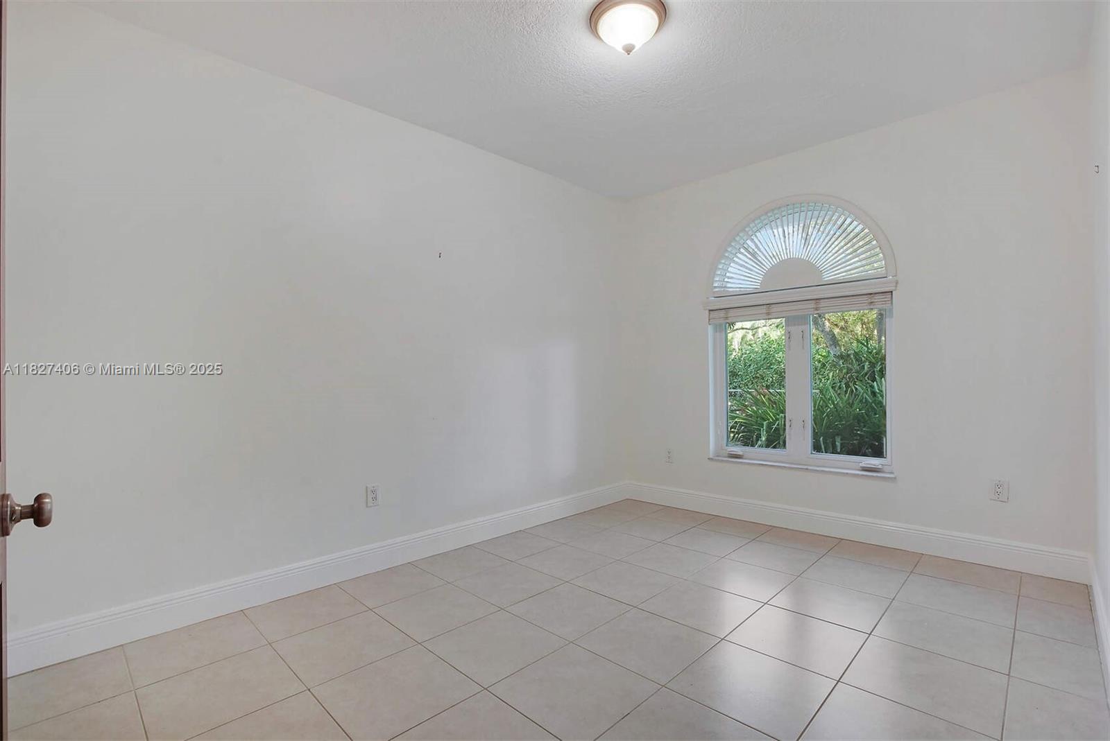 13550 SW 82nd Ave Pinecrest, FL 33156