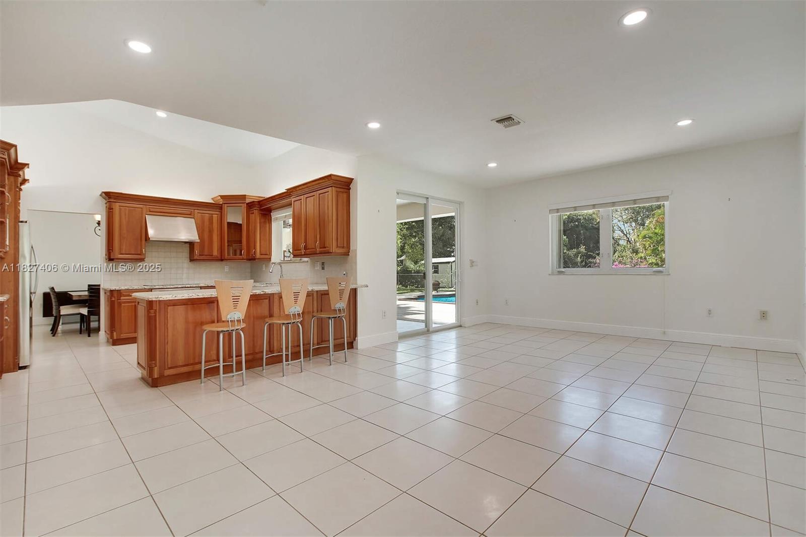 13550 SW 82nd Ave Pinecrest, FL 33156