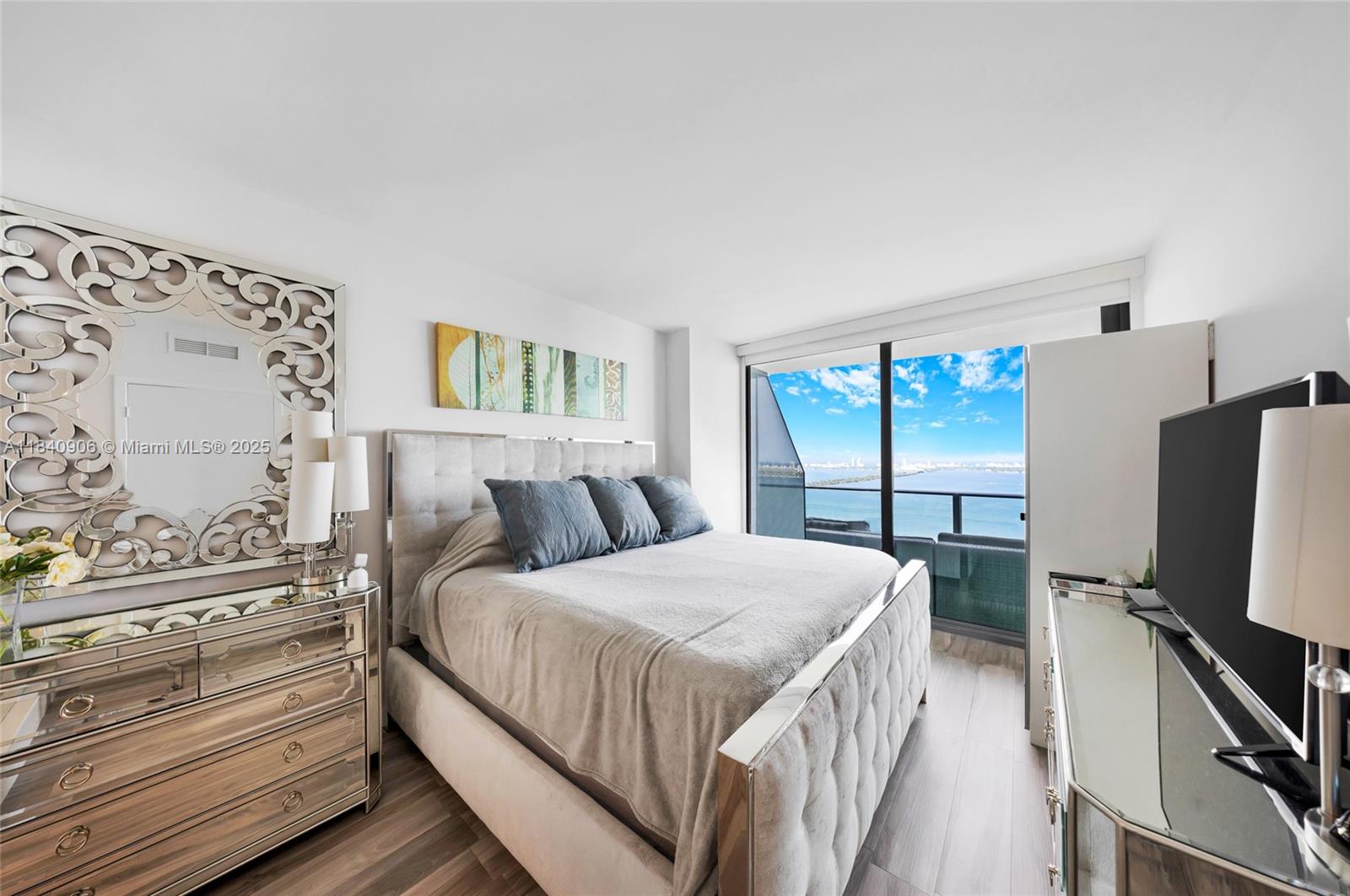 image Icon Bay Condo15