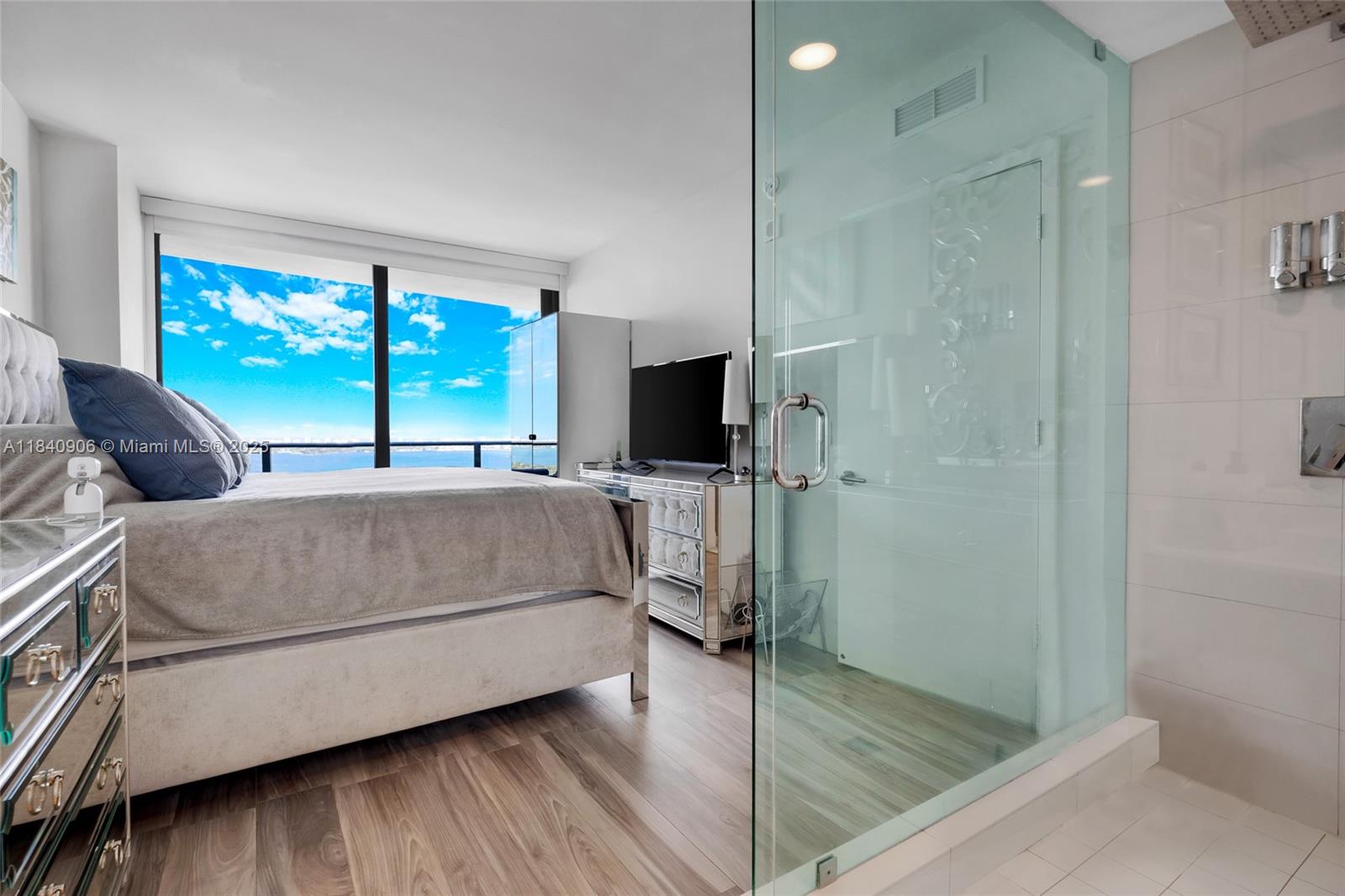 image Icon Bay Condo20