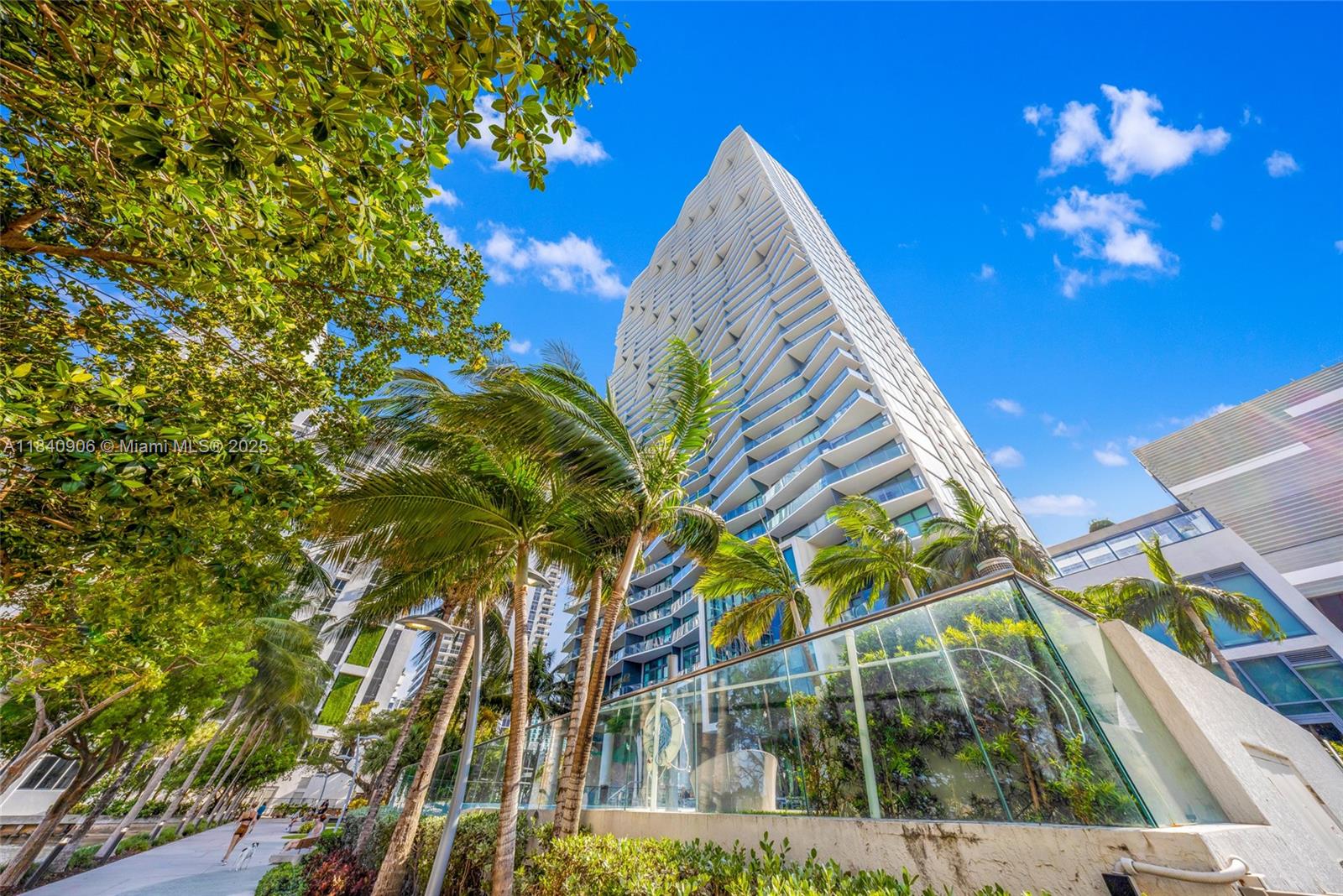 image Icon Bay Condo35