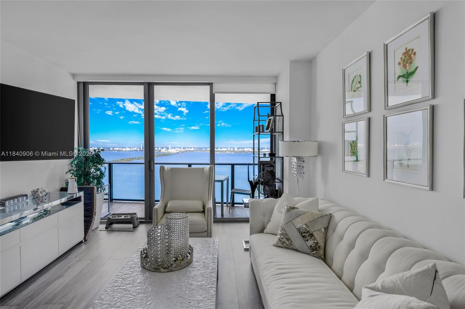 image Icon Bay Condo3