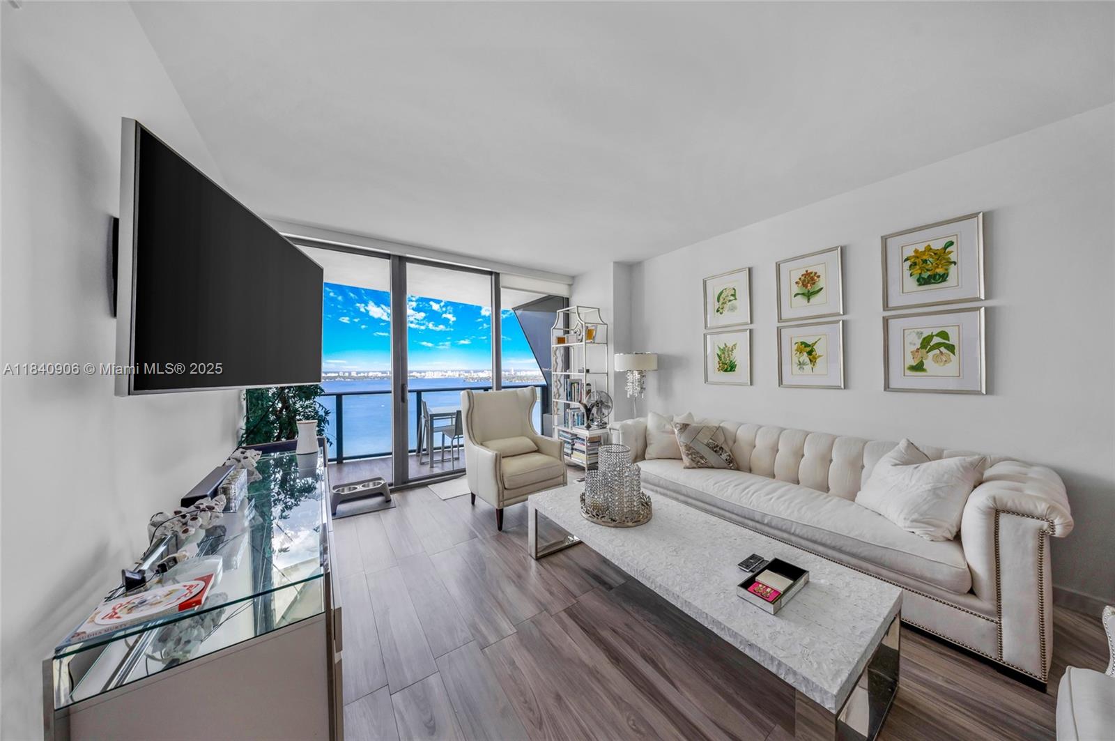 image Icon Bay Condo4