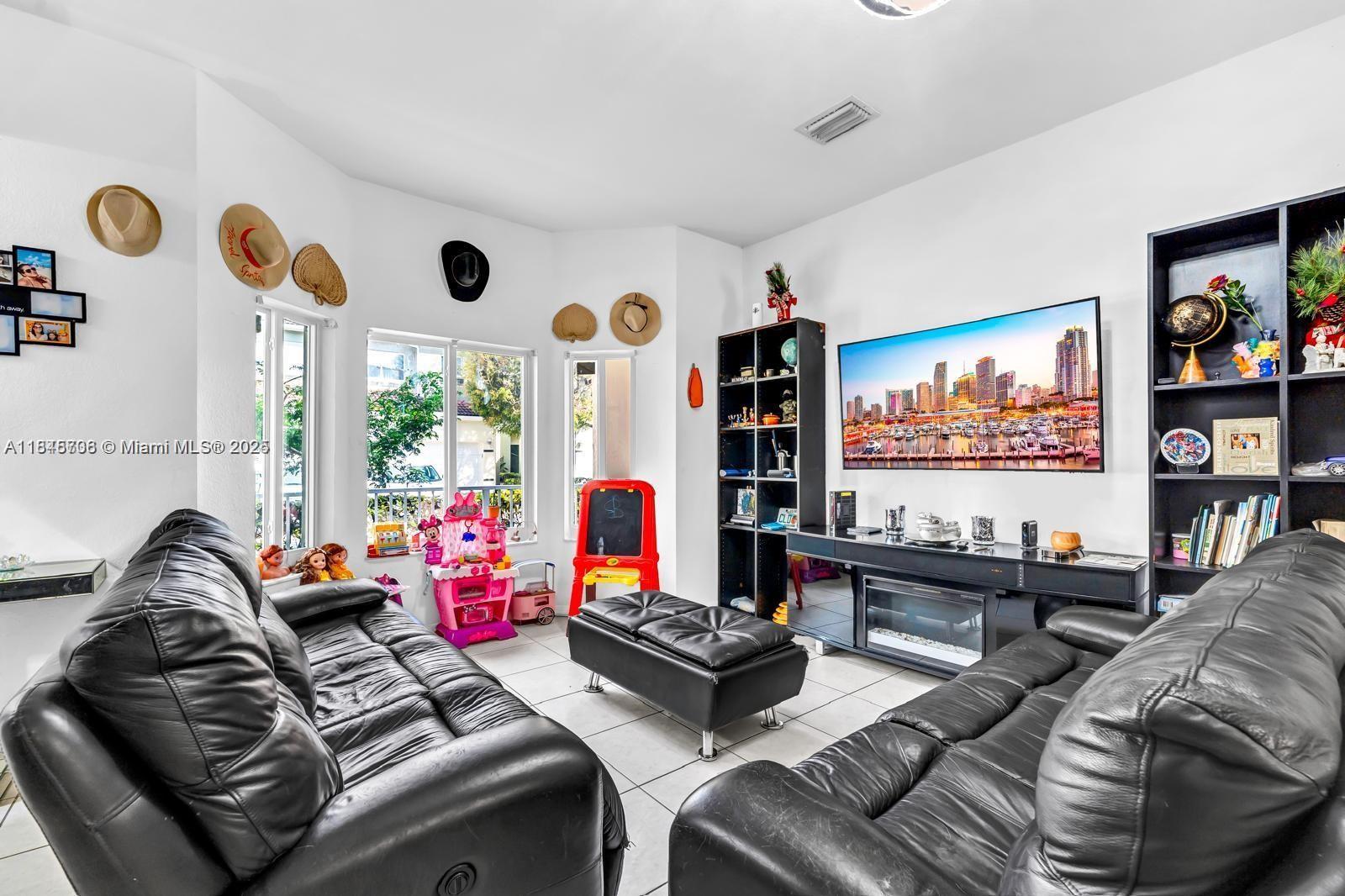1942 SE 23rd Ter