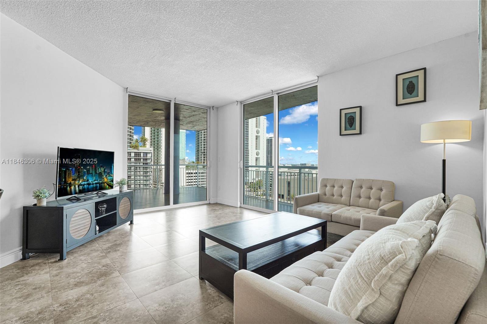 image 1800 Biscayne Plaza2