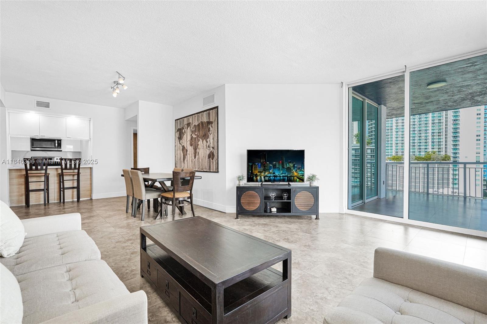 image 1800 Biscayne Plaza4