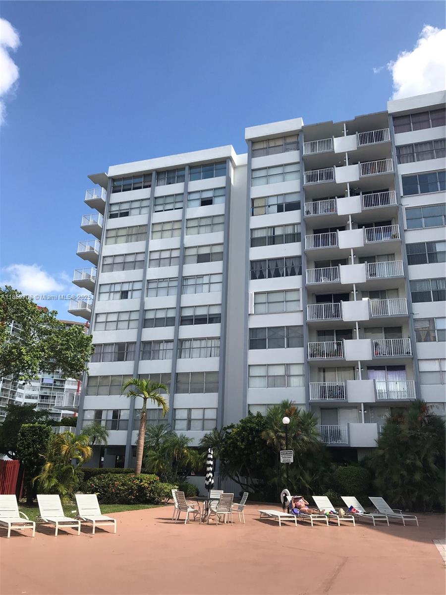 1300 NE Miami Gdns Dr #512E