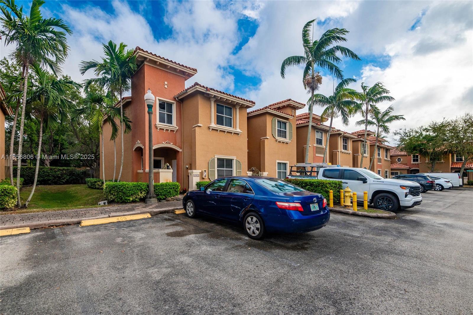 4958 White Mangrove Way E #401