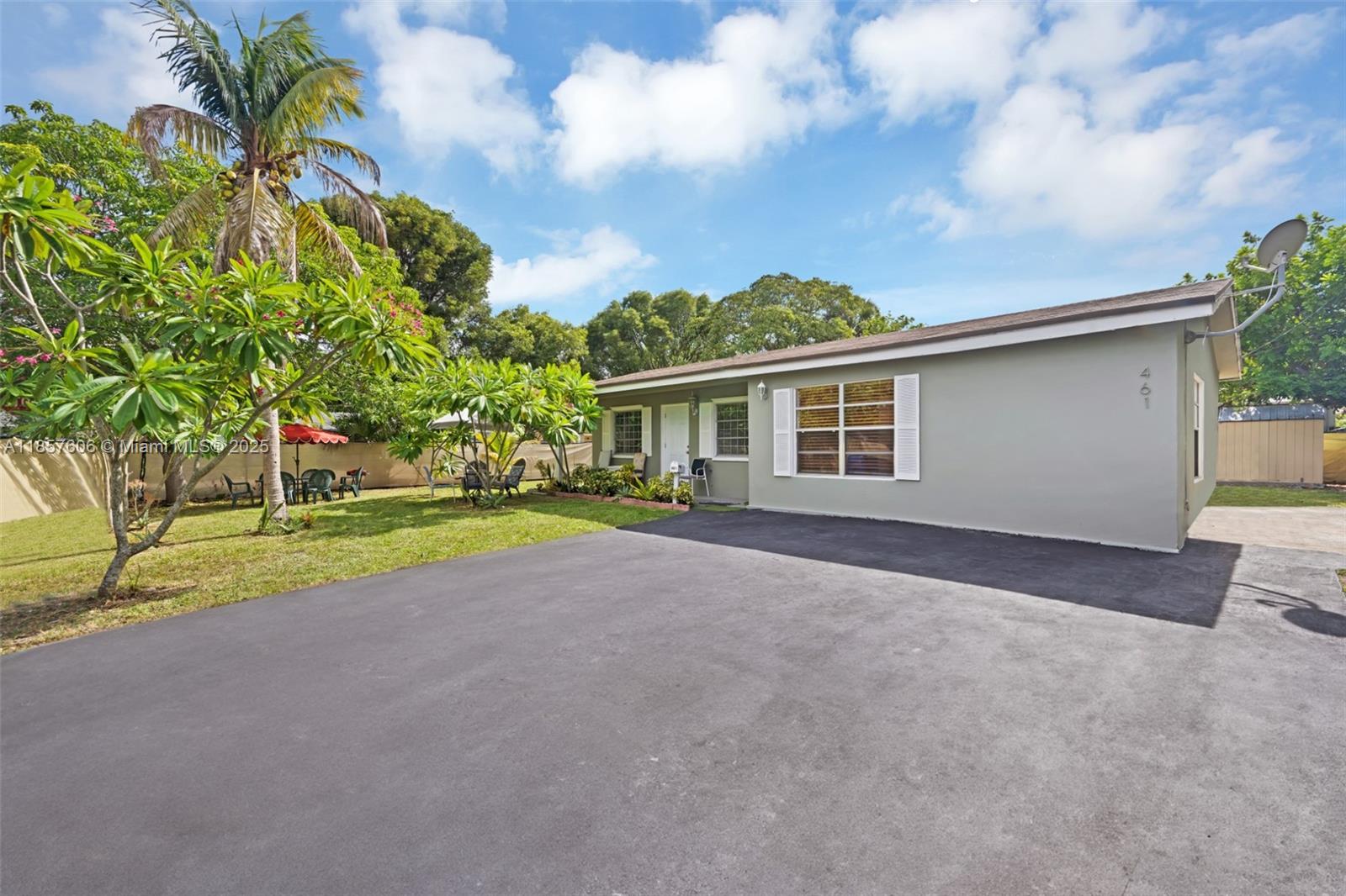 461 NW 17th Pl
