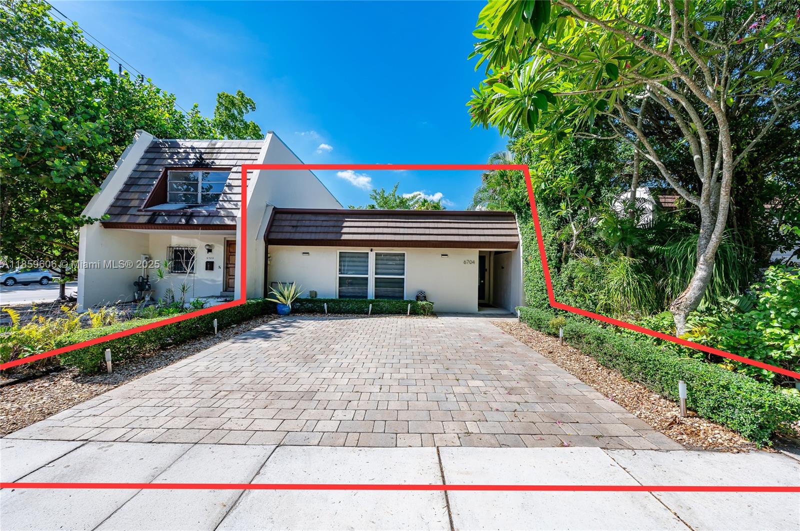6704 Crooked Palm Ter