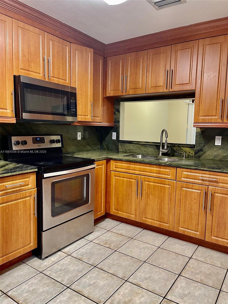 7362 SW 162nd Pl Miami, FL 33193