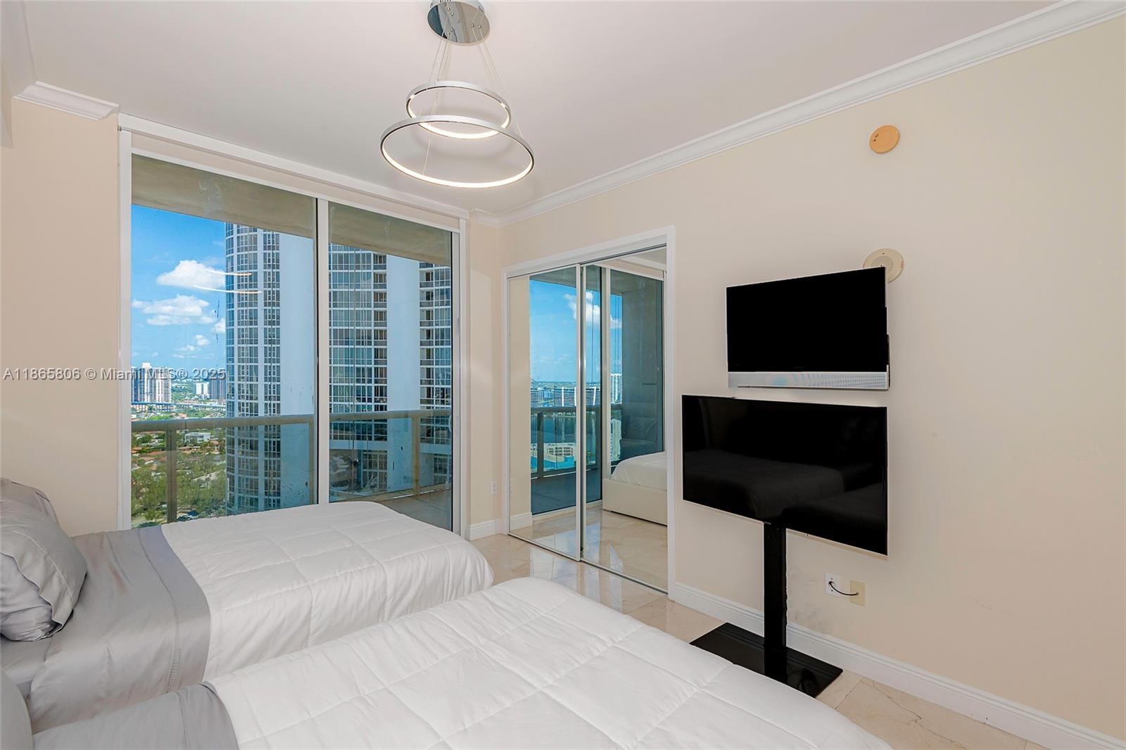 image Trump Palace Condo29