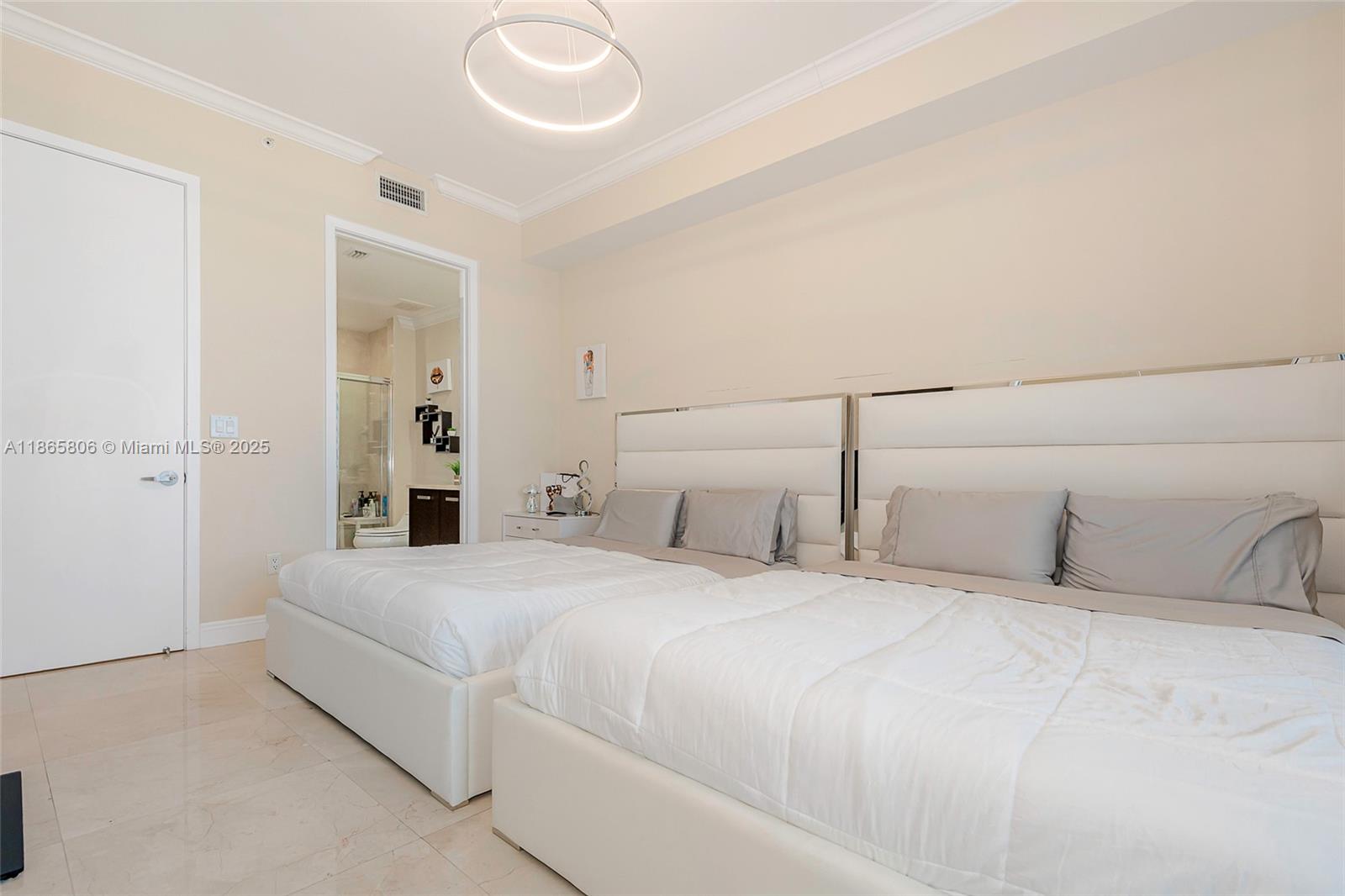 image Trump Palace Condo30