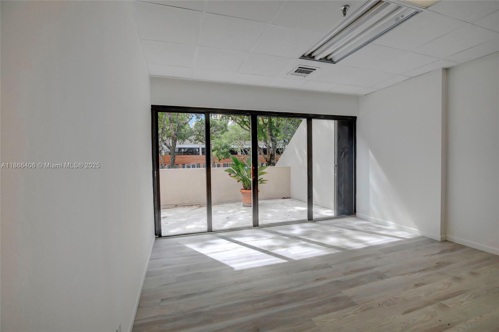 520 Brickell Key Dr Miami, FL 33131