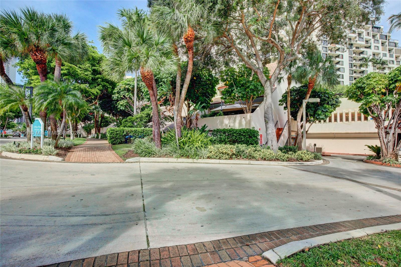 520 Brickell Key Dr Miami, FL 33131