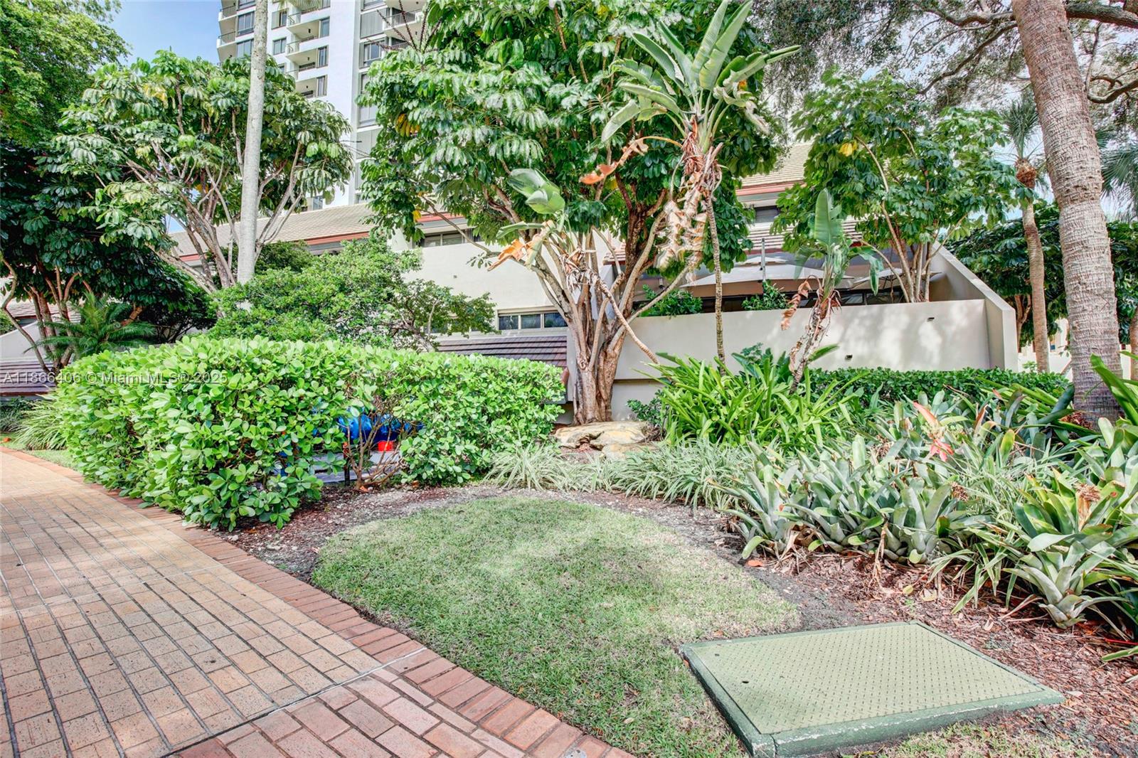 520 Brickell Key Dr Miami, FL 33131